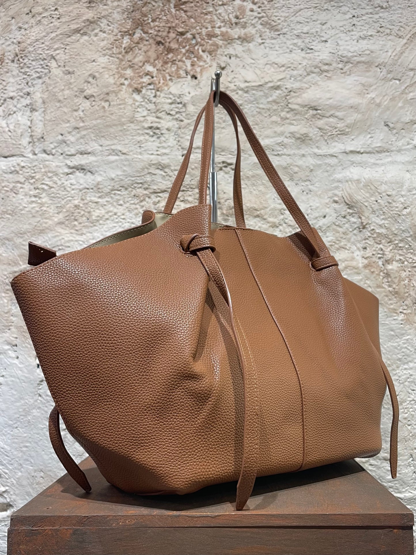MAXI SHOPPER DETALLES CAMEL