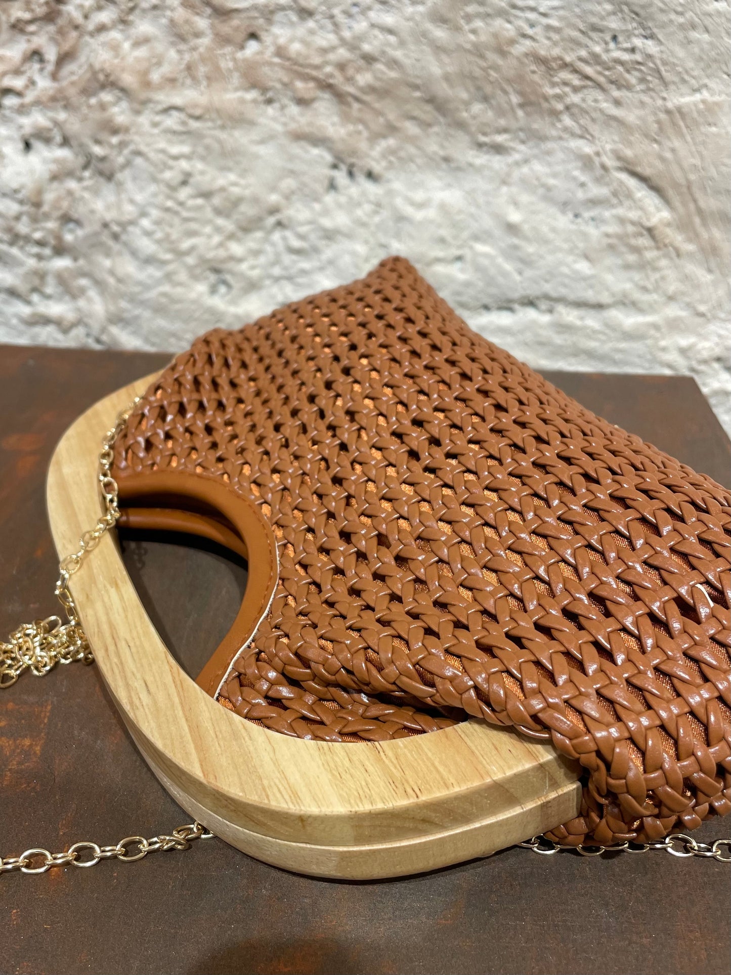 CLUTCH TRENZADO CAMEL