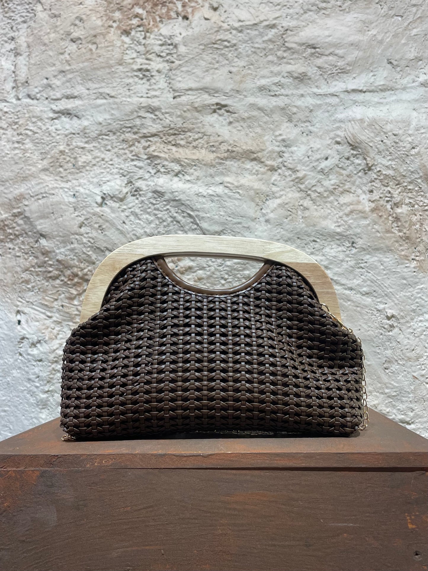 CLUTCH TRENZADO MARRÓN