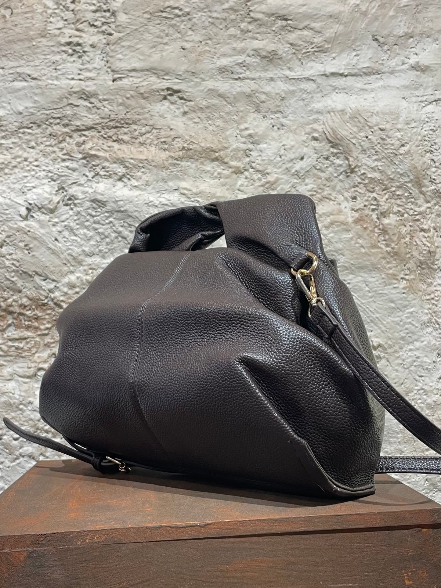 MAXI BANDOLERA CRUDA CON ASA MARRÓN