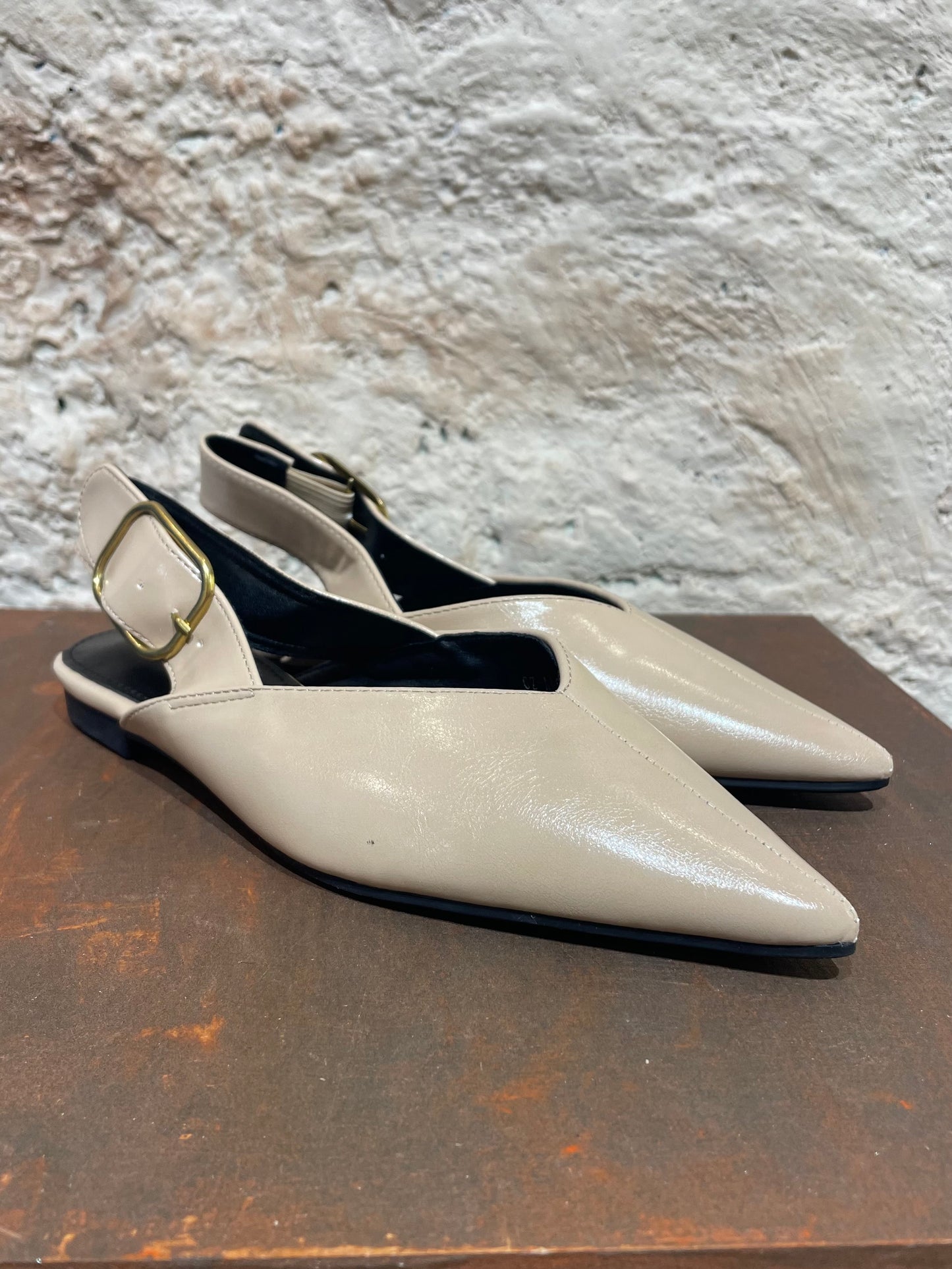 SANDALIA MULE PLANA CRUDO