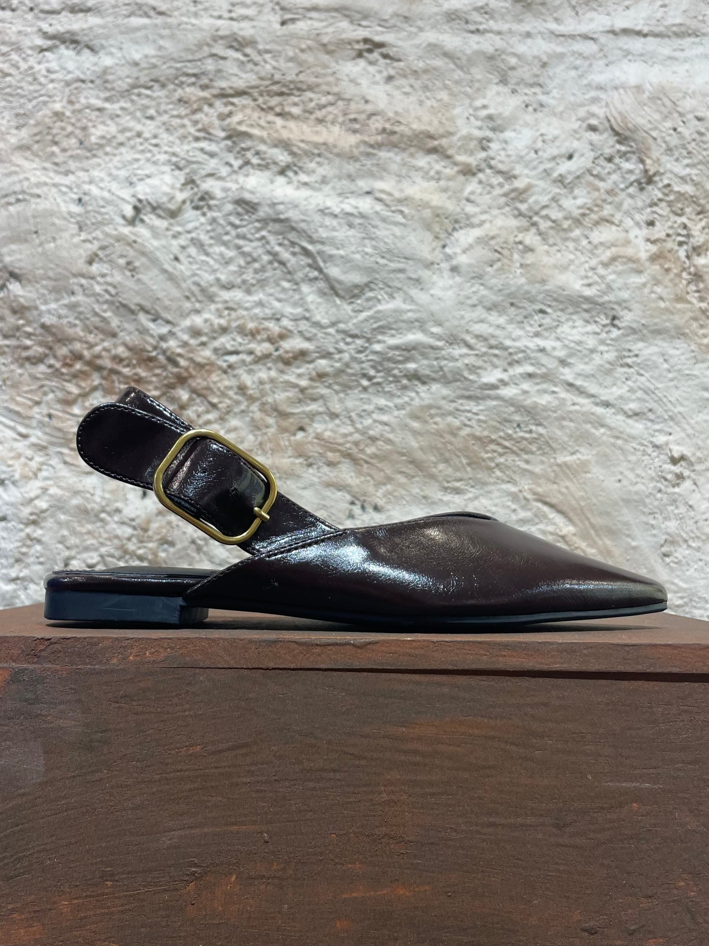 SANDALIA MULE PLANA MARRÓN