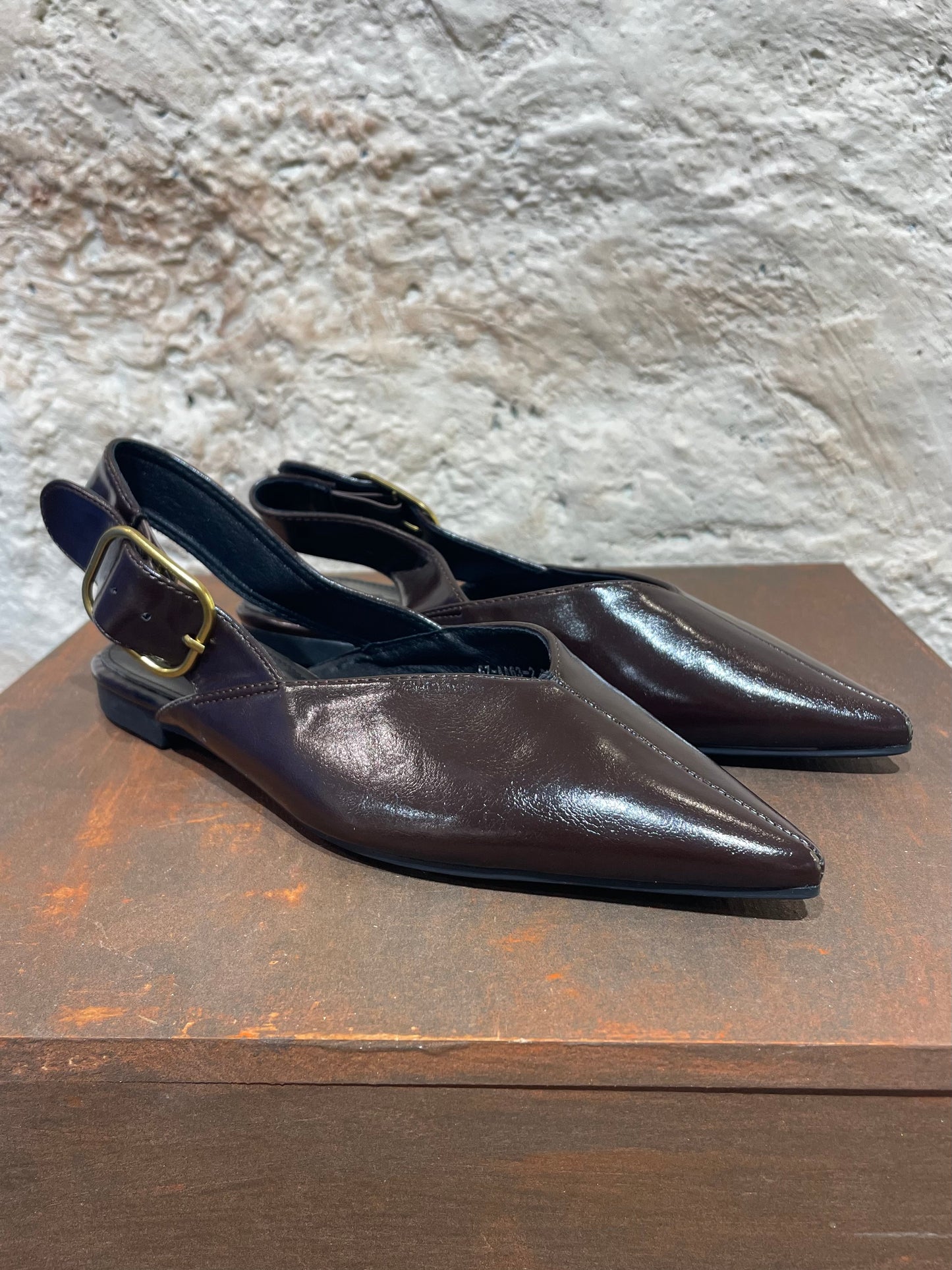 SANDALIA MULE PLANA MARRÓN