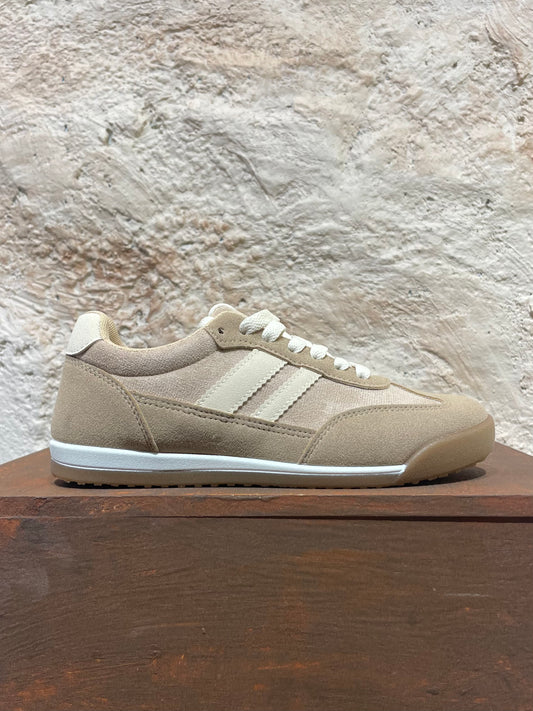 ZAPATILLAS BEIGE CON DETALLES