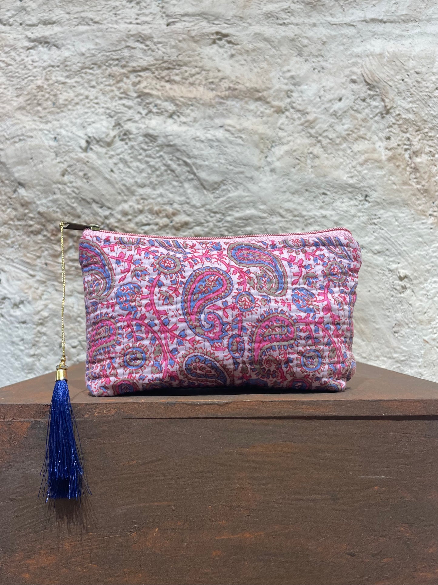 NECESER ESTAMPADO ROSA