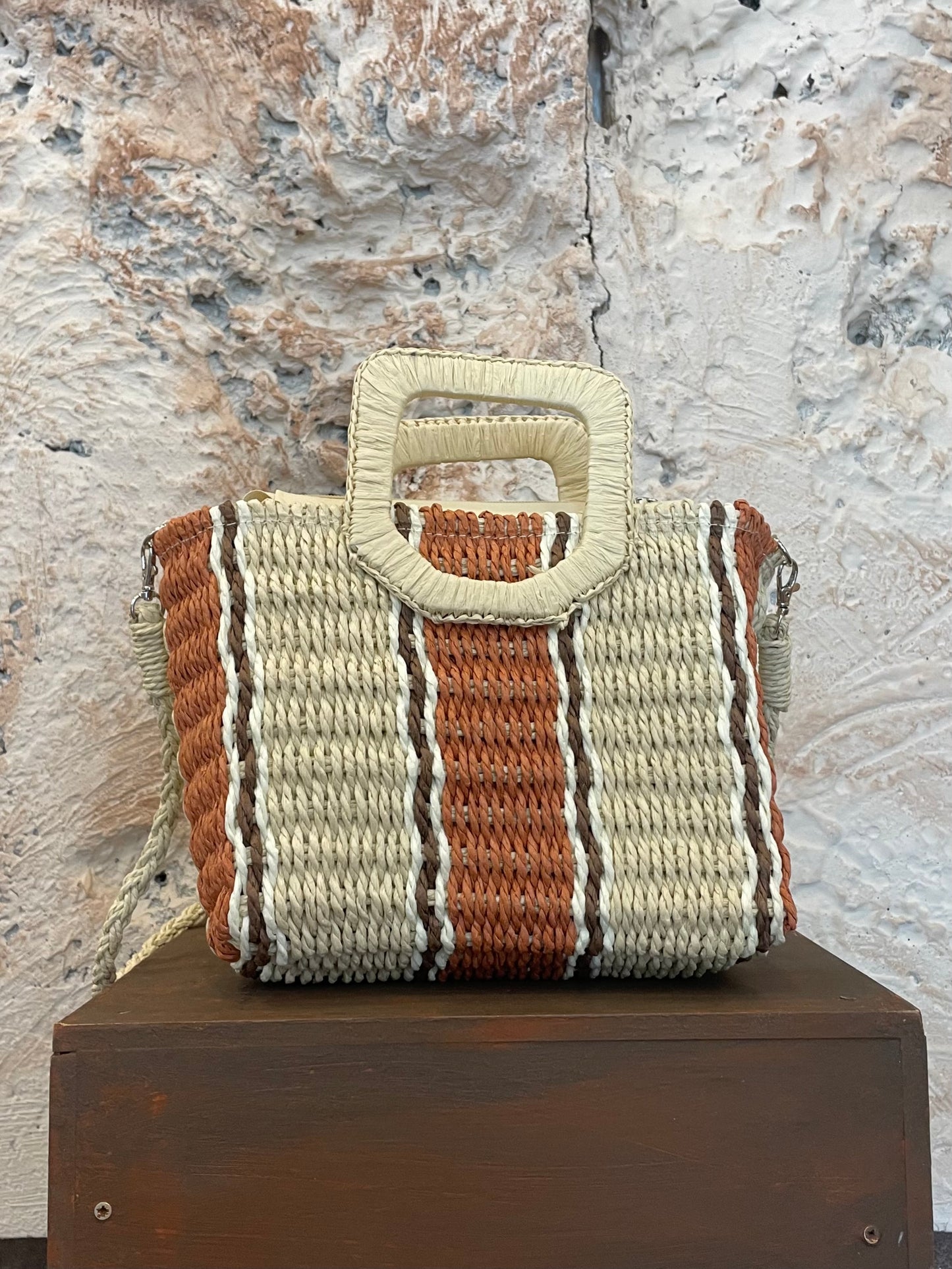 MINI BOLSO CUADRADO RAFIA