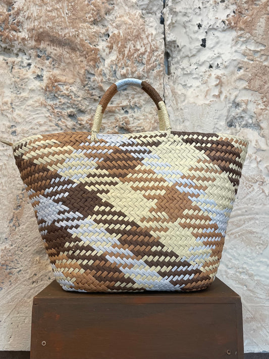 CESTA DETALLE TRENZADA MARRÓN