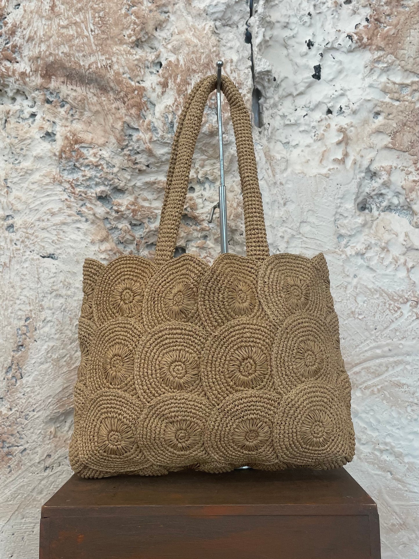 BOLSO RAFIA DETALLE TRENZADO CIRCULAR BEIGE